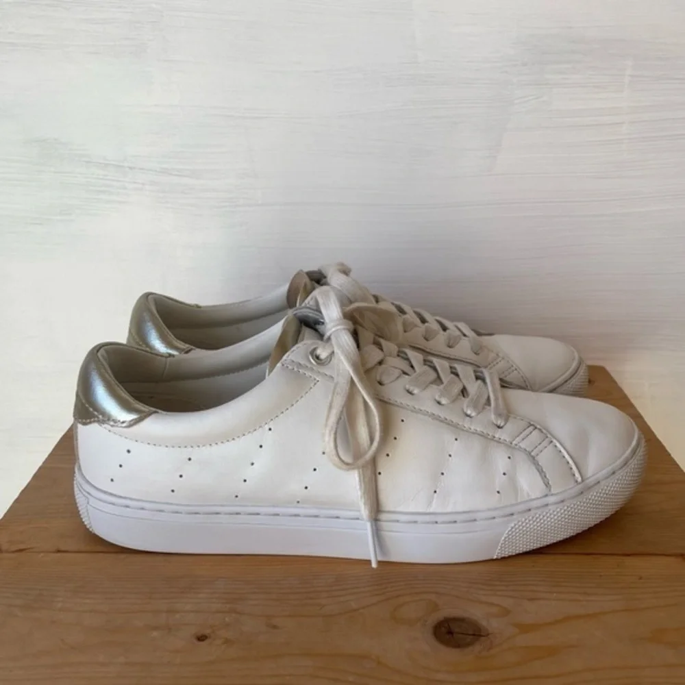 *SOLD* J.Crew Saturday Leather Sneakers with Gold Detail Size: 8.5 - Picture 5 of 13